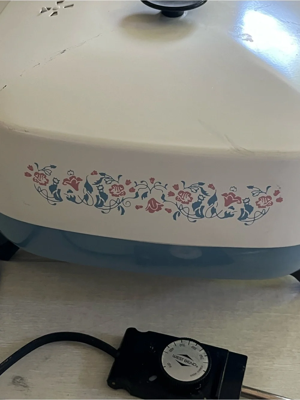 Electric Skillet with Floral Accent in White and Blue
